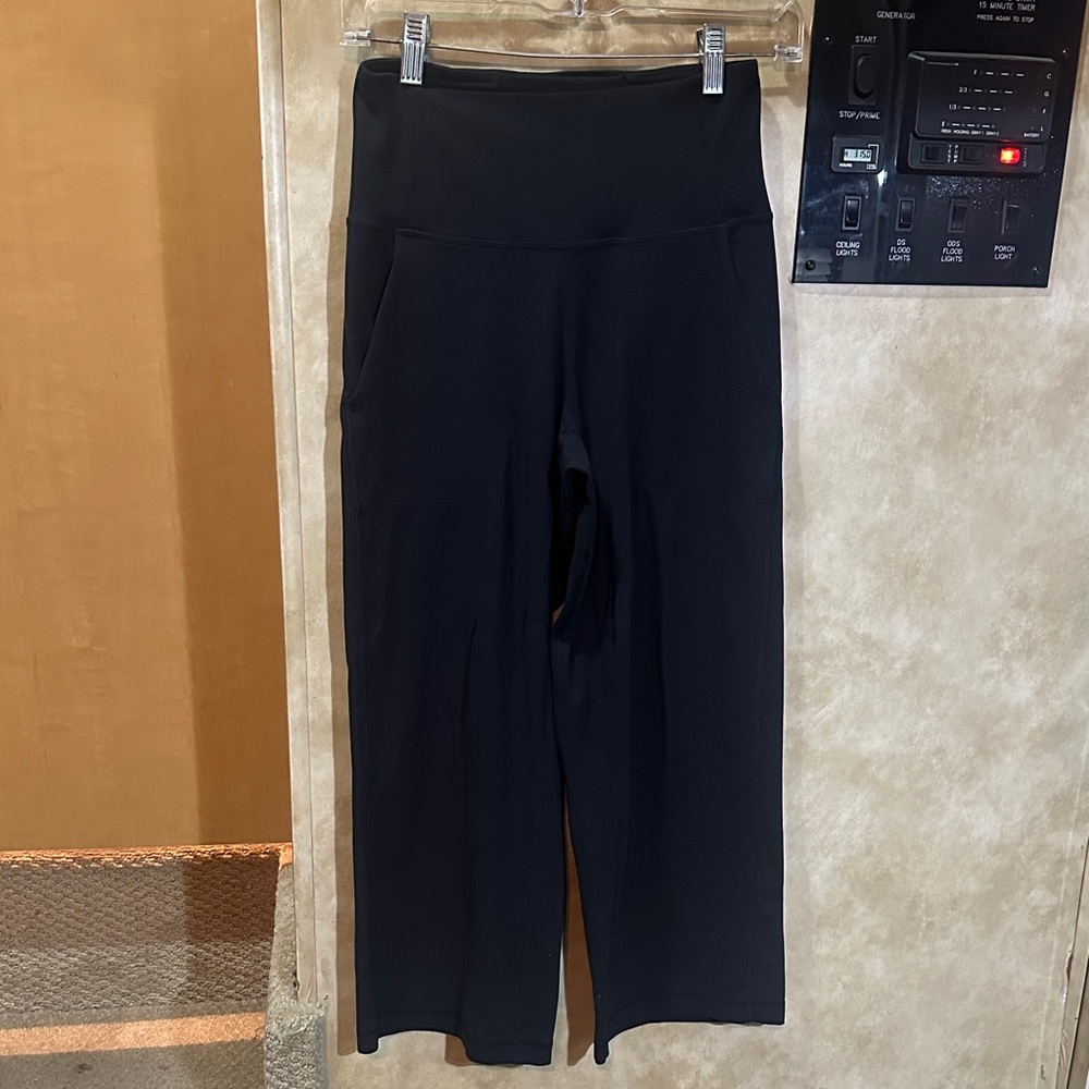 Lululemon Athletica Black Cropped Pants wide leg